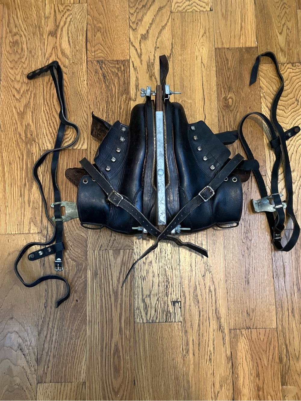 Vintage Henke Stein Eriksen Size 9 Leather Cross Country Ski Boots Ski Tree